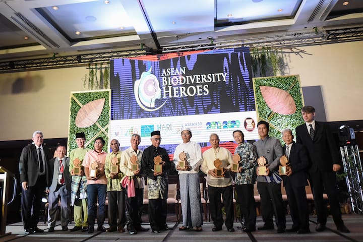 The ASEAN Biodiversity Heroes were recognized in an award ceremony in Manila, Philippines. (left to right) H.E. Vongthep Arthakaivalvatee, Deputy Secretary-General of ASEAN for ASEAN Socio-Cultural Community; ASEAN Centre for Biodiversity (ACB) Executive Director Roberto V. Oliva; Mr. Eyad Samhan (Brunei Darussalam); Mr. Sophea Chhin (Cambodia); Mr. Alex Waisimon (Indonesia); Mr. Nitsavanh Louangkhot Pravongviengkham (Lao PDR); Prof. Zakri Abdul Hamid (Malaysia); Dr. Maung Maung Kyi (Myanmar); Dr. Angel Alcala (Philippines); Prof. Leo Tan Wee Hin (Singapore); Dr. Nonn Panitvong (Thailand); Prof. Dang Huy Huynh (Viet Nam); and Mr. Michael Bucki, EU Climate Change and Environment Counsellor to the ASEAN.