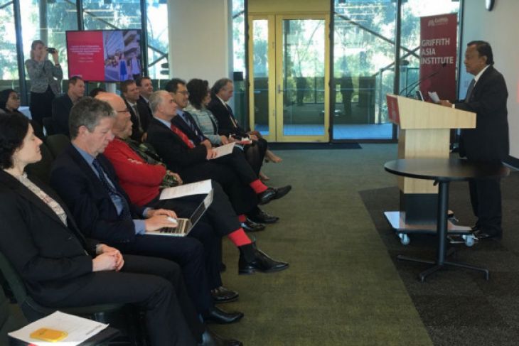 Indonesian President's Special Envoy on Climate Change, Professor Rachmat Witoelar, delivered a keynote speech at the launch of the Indonesia-Australia collaborative program on climate change before academicians of Griffith University in Brisbane on June 11, 2018. (Libertina W.A)