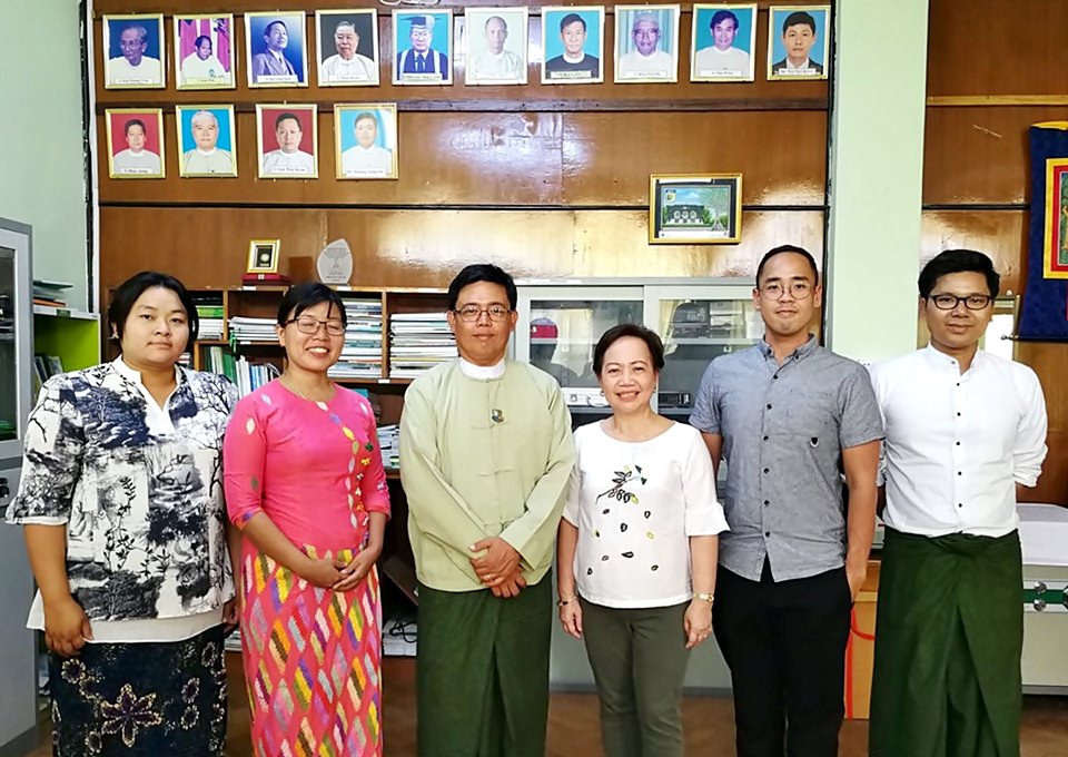 The ASRF program management office (PMO) and ASRF-Myanmar project team with Dr. Thaung Naing Oo, AWG-SF Leader and Director of Forest Research Institute. (third from left)
